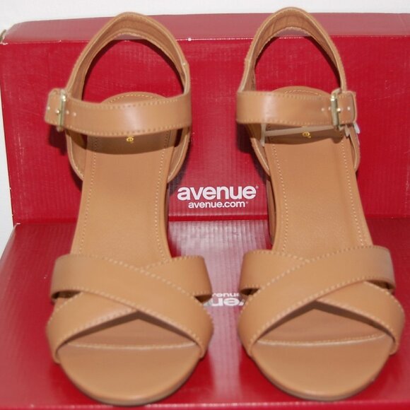 NEW Avenue Sandals with Heels Size 10W - Picture 2 of 4